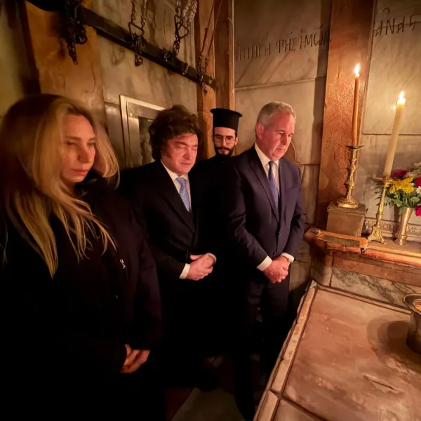 Milei volvió a homenajear al Papa: "Uno de los argentinos más trascendentes de nuestra historia"