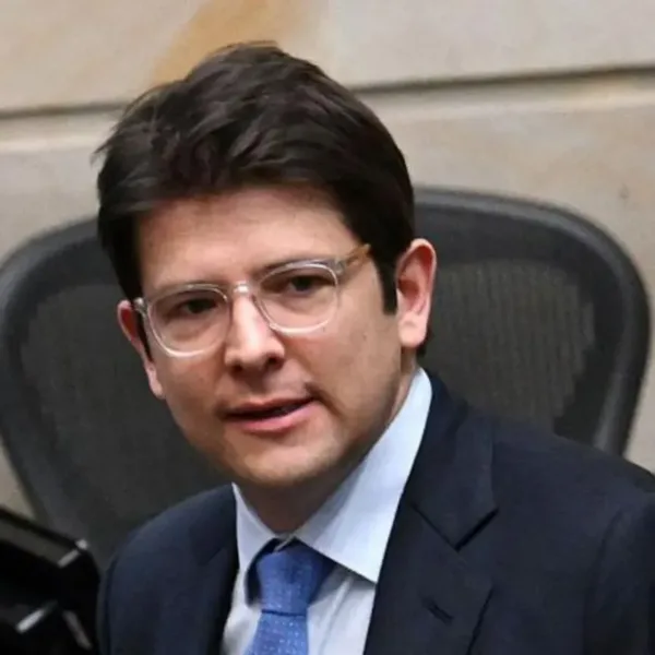 Gobierno retoma Ficha Limpia; Detienen en CABA a un prófugo por magnicidio; Escándalo en Italia por red de prostitución; y más...