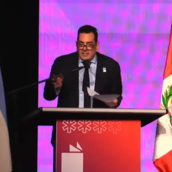 Abuchearon al secretario de Cultura en la Feria del Libro y el funcionario se defendió: "¿Vamos a repetírselo?"