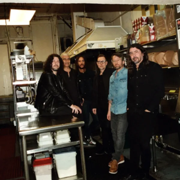 Foo Fighters lanza “Your Favorite Toy”, su álbum más potente y directo hasta la fecha