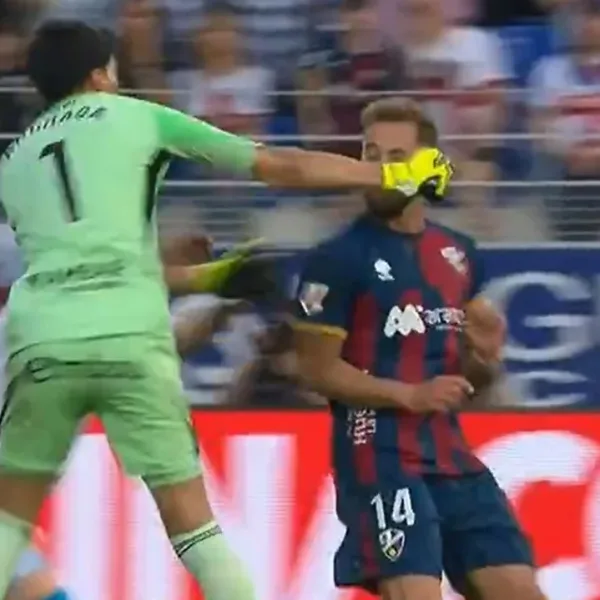 Esteban Andrada pidió disculpas tras la salvaje trompada a su rival: "Estoy muy arrepentido"