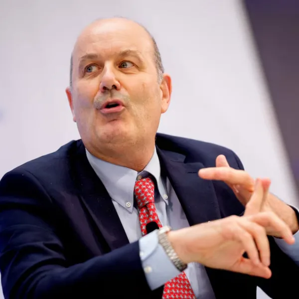 Sturzenegger defendió los despidos en el Servicio Meteorológico y aseguró que el organismo podría funcionar con el 15% de sus empleados