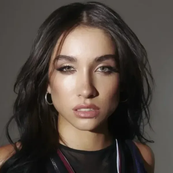 Maria Becerra se refirió a la situación del país: "Un jubilado no debería seguir laburando"