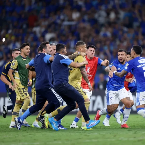 Claudio Úbeda manifestó su bronca por la derrota de Boca ante Cruzeiro y apuntó contra el árbitro: "Nos condicionó"