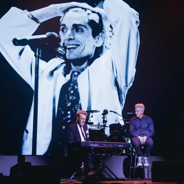 Virus celebró 40 años con invitados de lujo y se prepara para un nuevo show