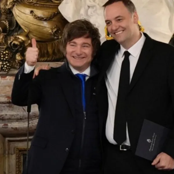 Milei ratificó a Adorni y aseguró que adelantará la presentación de su declaración jurada