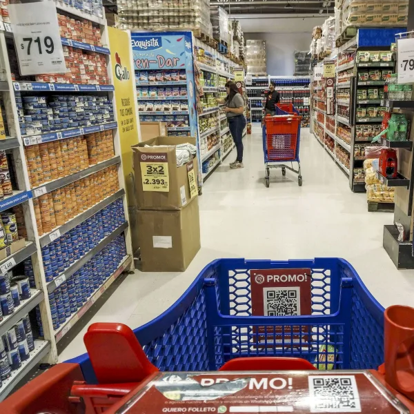 El supermercado ya cuesta casi un millón de pesos en algunas provincias