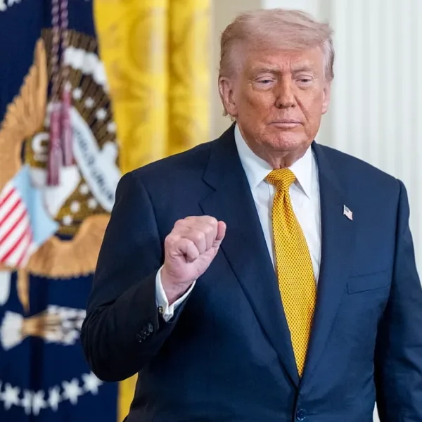 Trump volvió a amenazar a Irán y apuntó contra Obama y Biden por su relación con Teherán