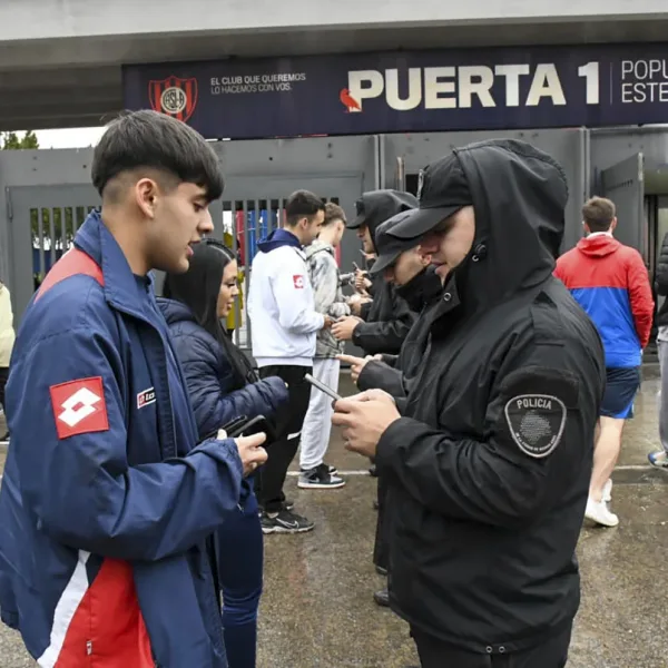 Demoraron a 85 trapitos y detectaron más de 500 infracciones en los estadios