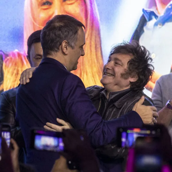 Cumbre en Olivos: Milei respalda a Adorni y reactiva la agenda de gestión tras el freno legislativo