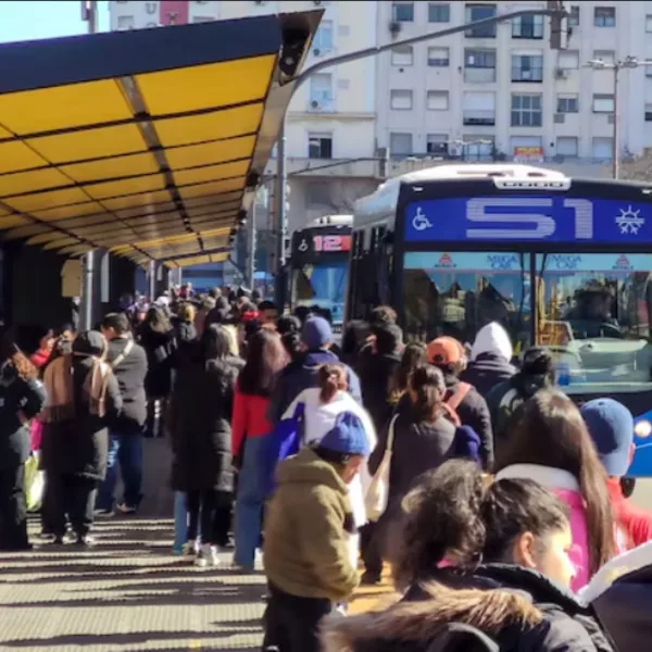 Aumentan colectivos y trenes en el AMBA: cuánto costará viajar desde este lunes