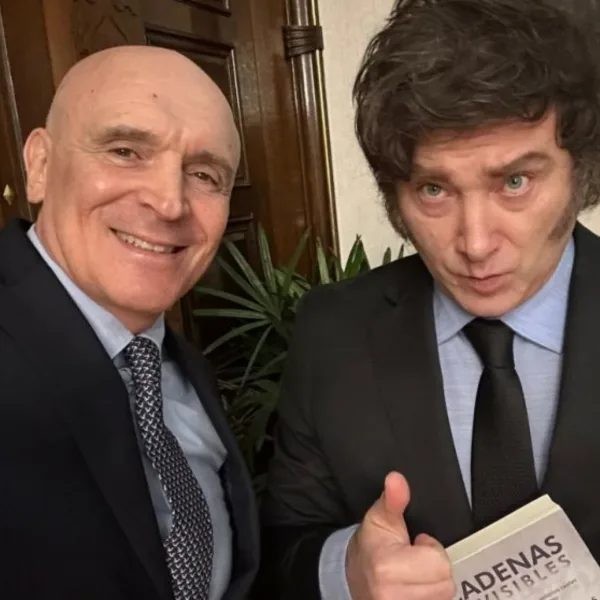 Con otro ataque al periodismo, Milei defendió a Espert: "Le arruinaron la vida"