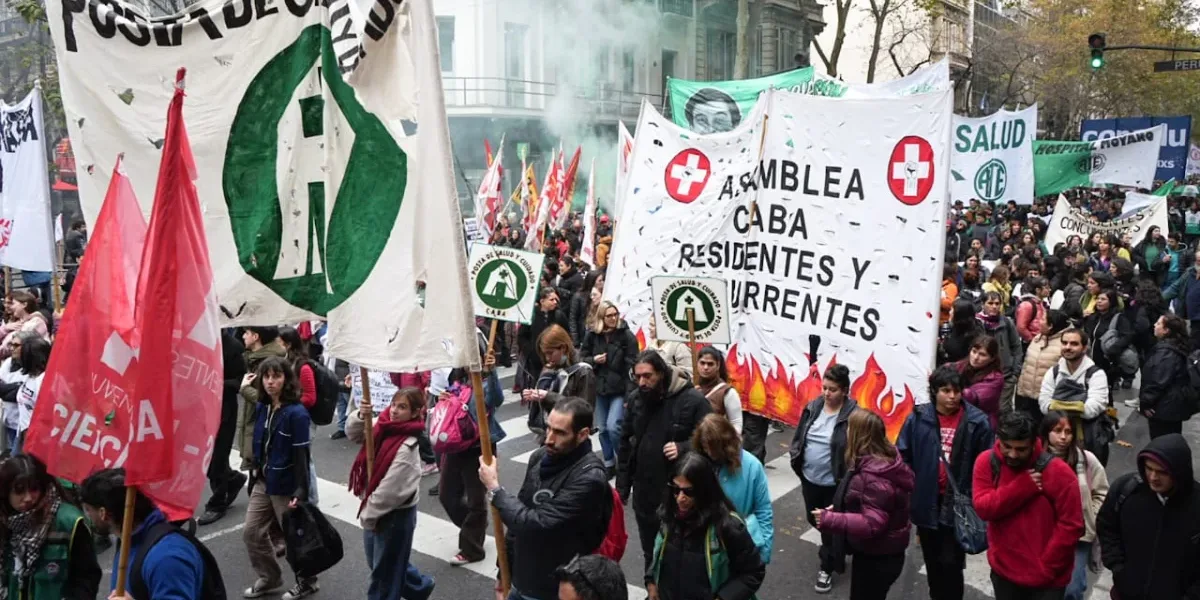 Trabajadores de la salud marchan contra el ajuste y denunciaron ...