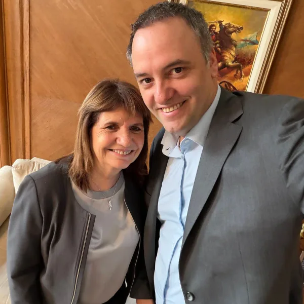 Patricia Bullrich adelantó su declaración jurada y le mete presión a Manuel Adorni
