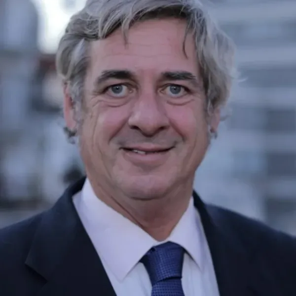 "Las retenciones tienen que ser cero", dijo el presidente de la Sociedad Rural; Racing eliminado; Primer Gemelo Digital Social; y más...