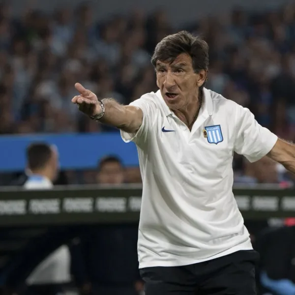 Racing echó a Gustavo Costas tras la eliminación de la Copa Sudamericana