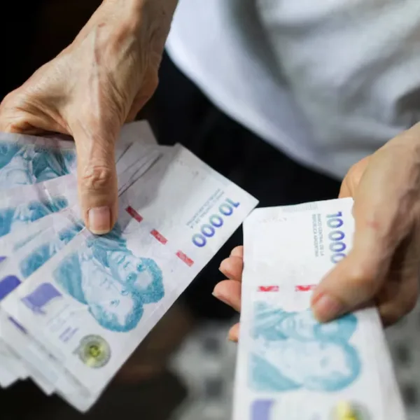 El 85% de los argentinos asegura que su salario pierde contra la inflación, según un informe privado