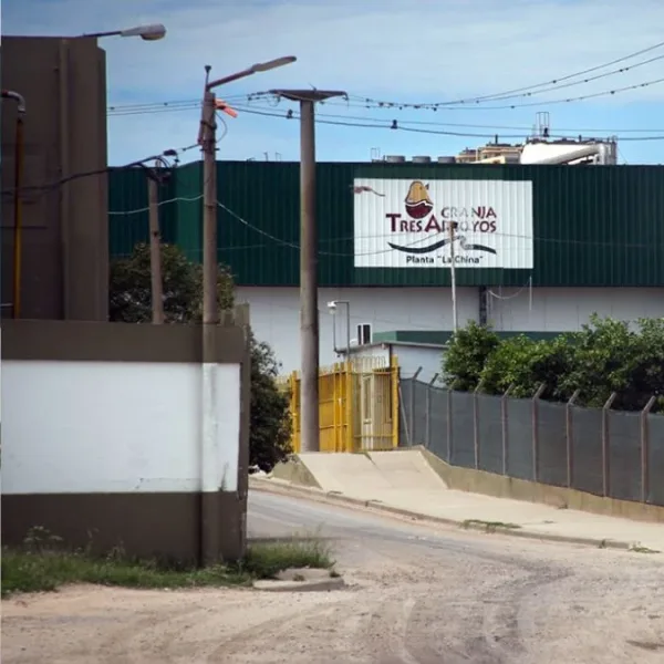 “No nos avisaron nada”: cerró una planta de Granja Tres Arroyos y hay 950 empleos en riesgo