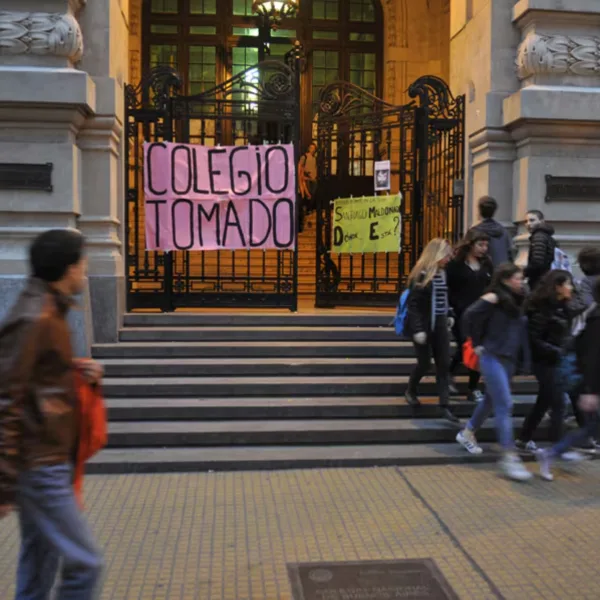 Conflicto universitario: terminó la toma en el CNBA y continúa en el Pellegrini