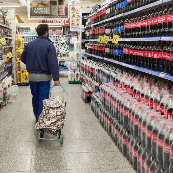 El Gobierno intervino en la disputa con Camioneros por las demoras en la entrega de bebidas