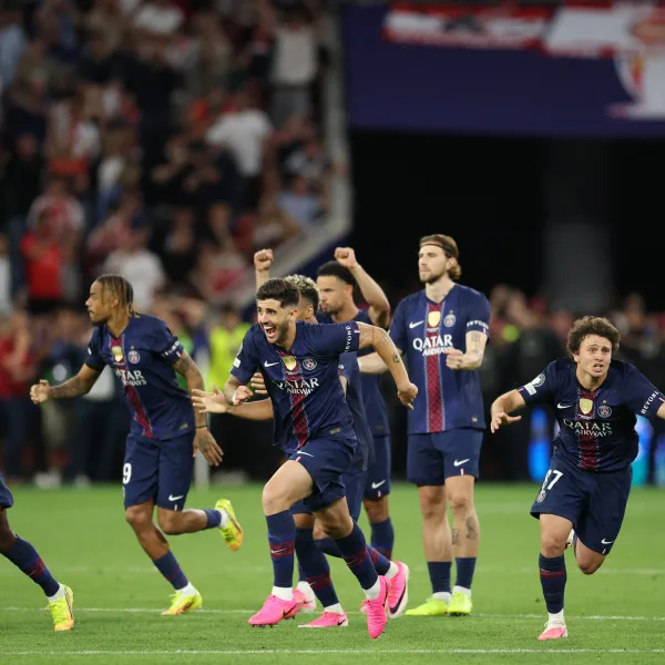 PSG volvió a tocar el cielo de Europa: venció al Arsenal por penales y ganó la Champions League