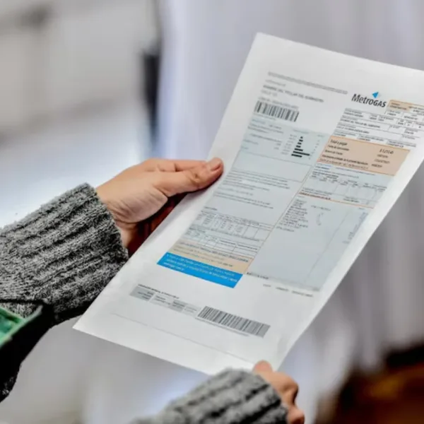 Junio llega con aumentos en servicios, transporte, alquileres y prepagas: qué sube desde el lunes 
