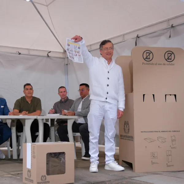 Gustavo Petro puso en duda el resultado electoral y denunció presuntas irregularidades