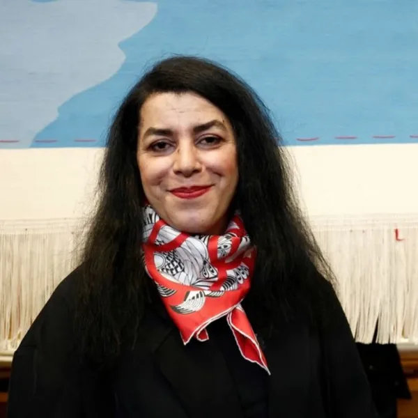 Falleció Marjane Satrapi, historietista y autora franco-iraní de "Persépolis"