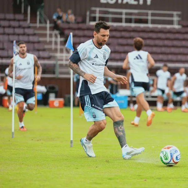 Paz, Molina y Montiel entrenaron a la par del grupo en la Selección Argentina