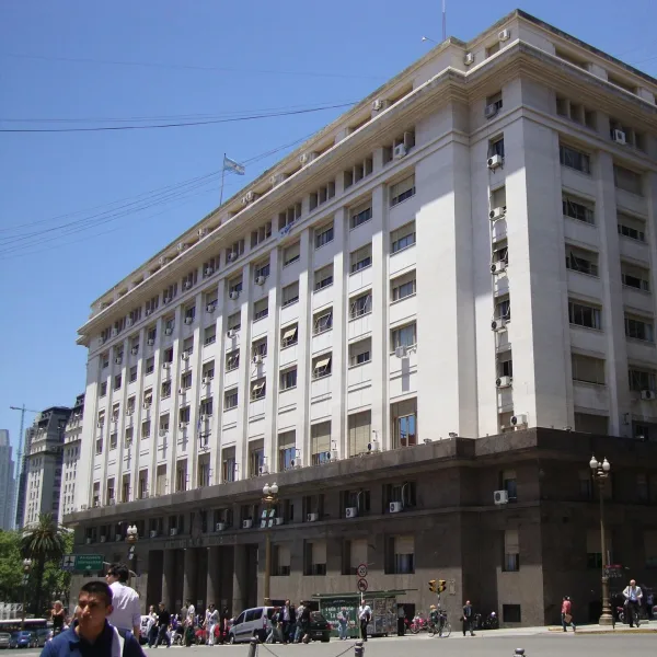 Evacuaron el Ministerio de Economía por una amenaza de bomba