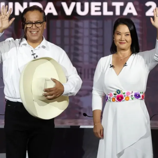 Balotaje en Perú: Roberto Sánchez le saca una leve ventaja a Fujimori, pero la definición sigue abierta