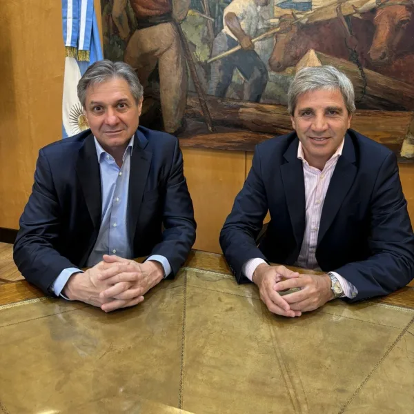 El Gobierno rechazó las expectativas de devaluación y le habló a los empresarios