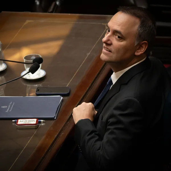 Caso Adorni: piden que la UIF investigue al jefe de Gabinete por presunto lavado de dinero