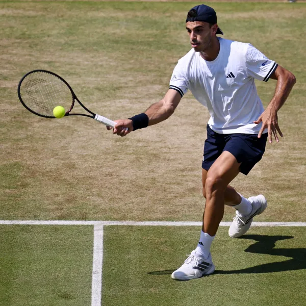 Francisco Cerúndolo avanzó a las semifinales del ATP 500 de Queen’s