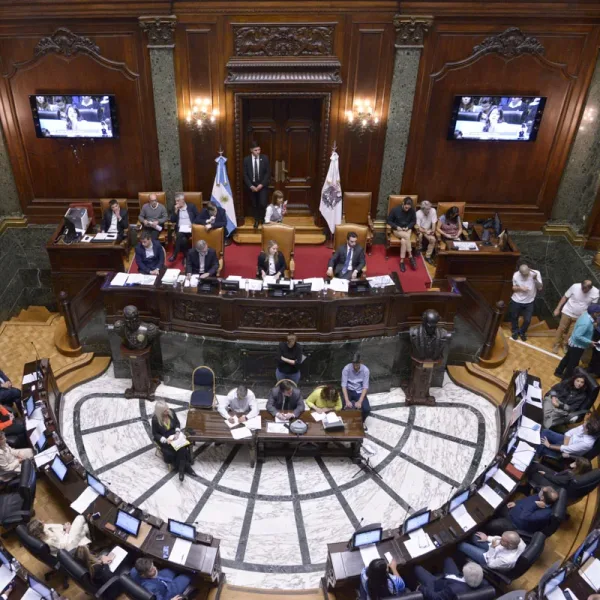 Ciudad aprobó el financiamiento para la Línea F, el desendeudamiento familiar y regulación de vapeadores