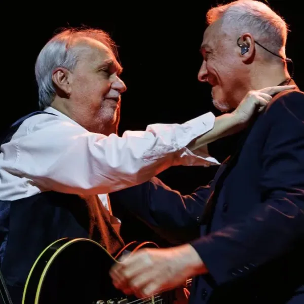 Serú Girán por Pedro Aznar y David Lebón volvió a latir en el Arena: una noche de emociones, lágrimas y canciones eternas