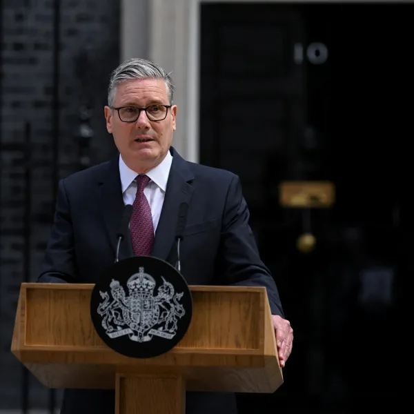 Keir Starmer anunció su renuncia como primer ministro británico