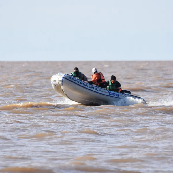 Hallan un cuerpo en el Río de la Plata e investigan si es uno de los pescadores desaparecidos
