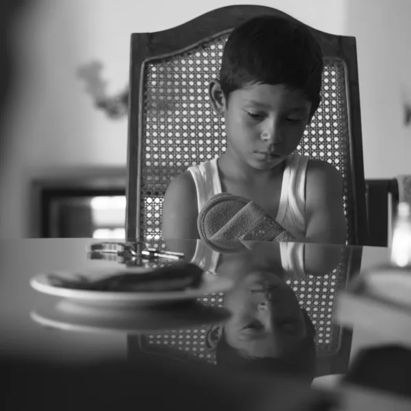 "Moscas": la película de Fernando Eimbcke llega a los cines 