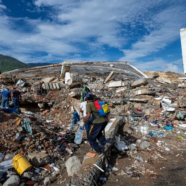 Venezuela: asciende a 1.943 la cifra de muertos y a 10.571 los heridos por los terremotos