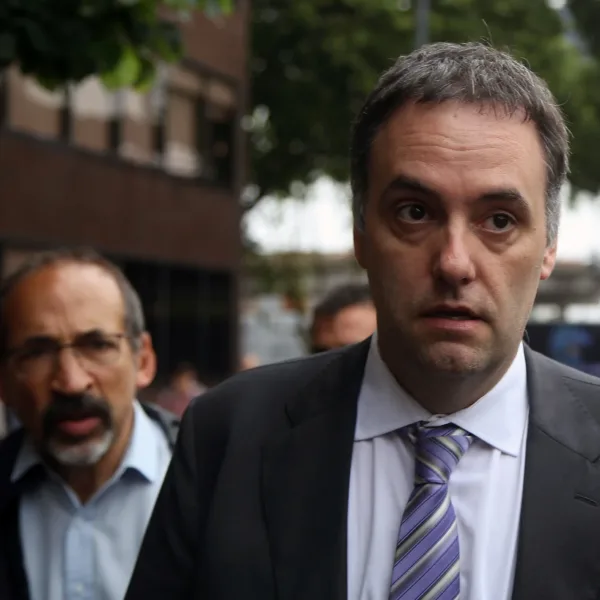 Manuel Adorni presentó su renuncia al directorio de YPF