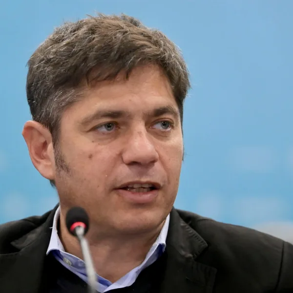 Kicillof ofreció un aumento del 2,5% a los docentes y los gremios lo rechazaron