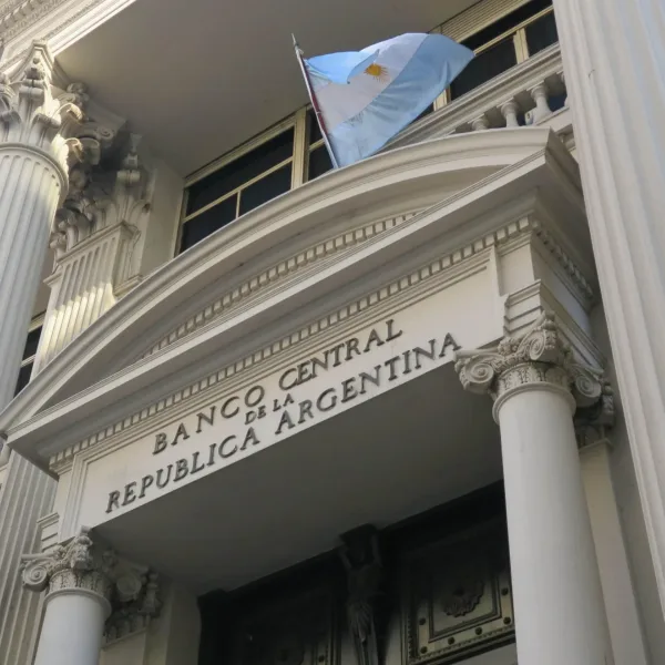 El BCRA renovó hasta 2028 sus préstamos con bancos internacionales