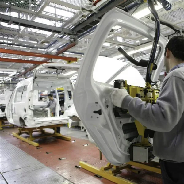 La producción de autos cayó 18,3% en el primer semestre