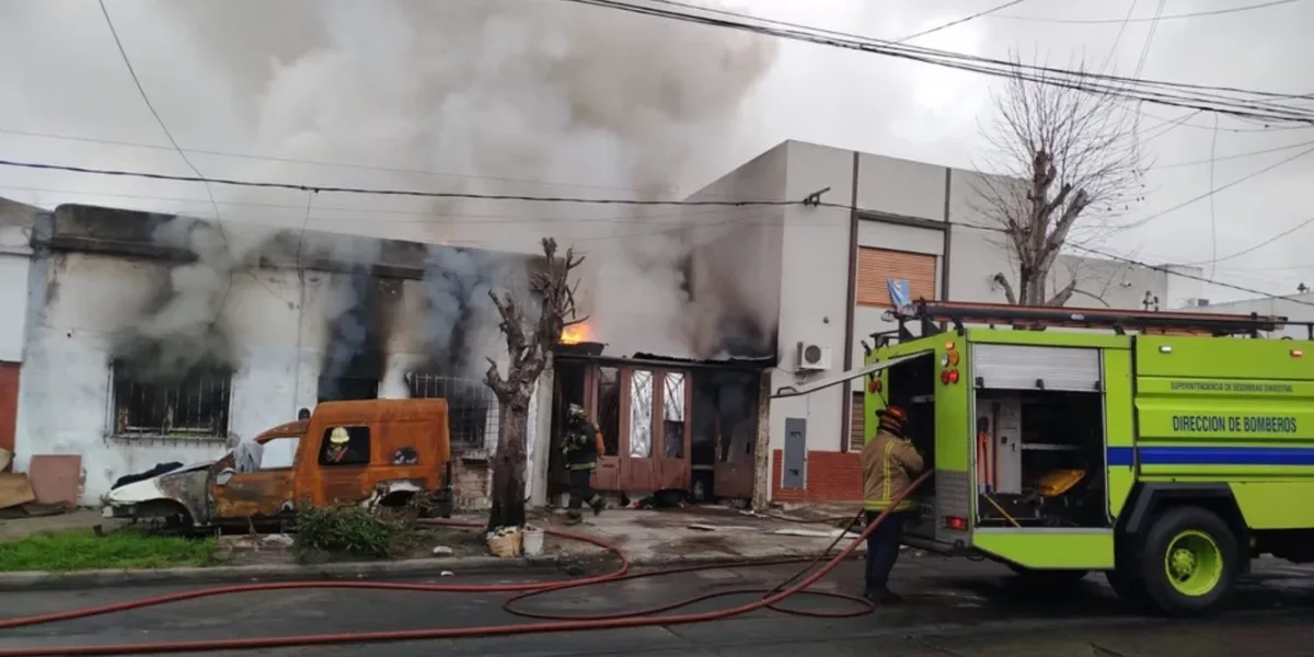Incendio en La Plata: murió una mujer y un hombre sufrió graves ...