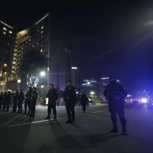 Disturbios en la previa de Inglaterra vs. México: desalojaron a hinchas del hotel de la selección inglesa