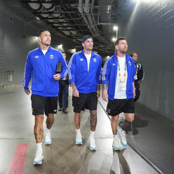 El homenaje silencioso que acompaña a la Selección Argentina y tiene a Messi como protagonista