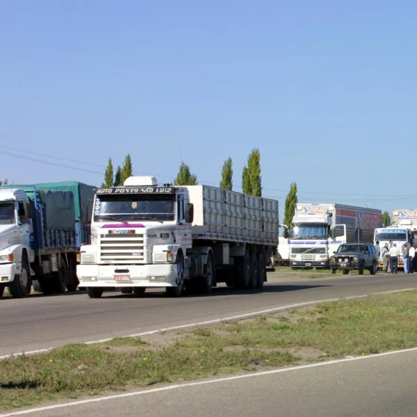 Empresarios buscan reemplazar el convenio nacional de Camioneros