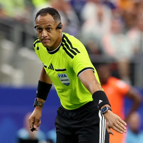 La FIFA confirmó la terna arbitral para el duelo entre Argentina e Inglaterra 