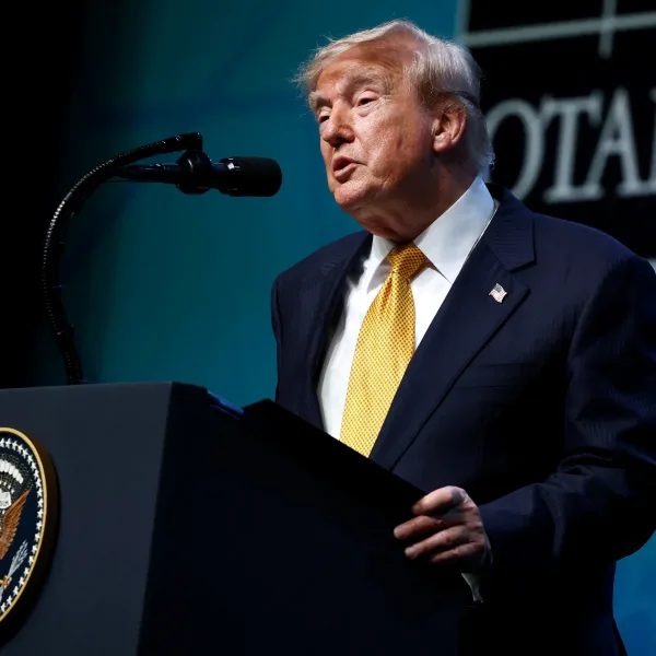 Trump restablece el bloqueo contra Irán y proclama a EEUU como "el guardián del estrecho de Ormuz"